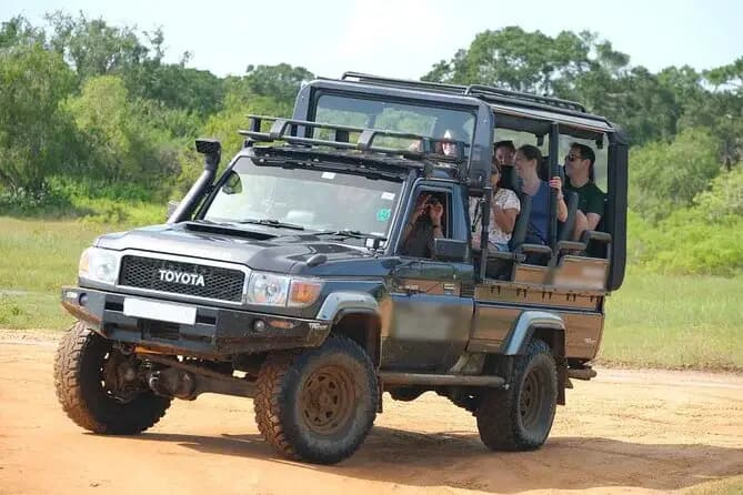 Toyota Land Cruiser safari jeep in Yala National Park